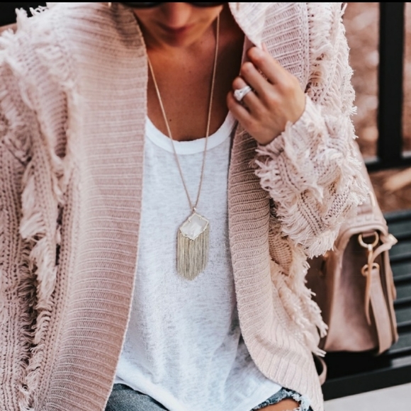 ❌SOLD❌'Ruffle Your Feathers' Cardigan. - Picture 2 of 7